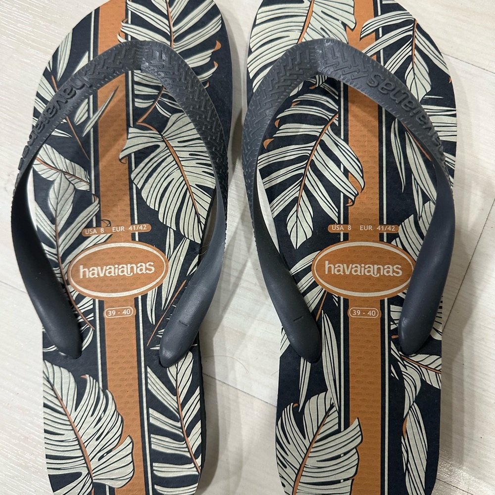 Havaianas Black and Orange Leaf Print Flip-Flops